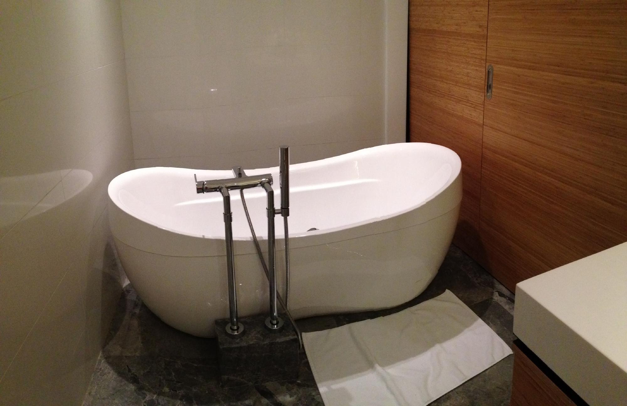 青岛证大喜玛拉雅酒店（国信体育中心店）-浴室