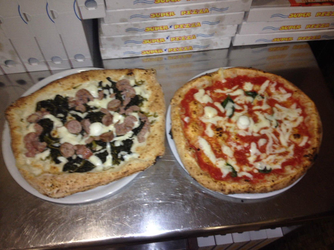 Arzano餐馆和美食-Pizzeria Il Girasole