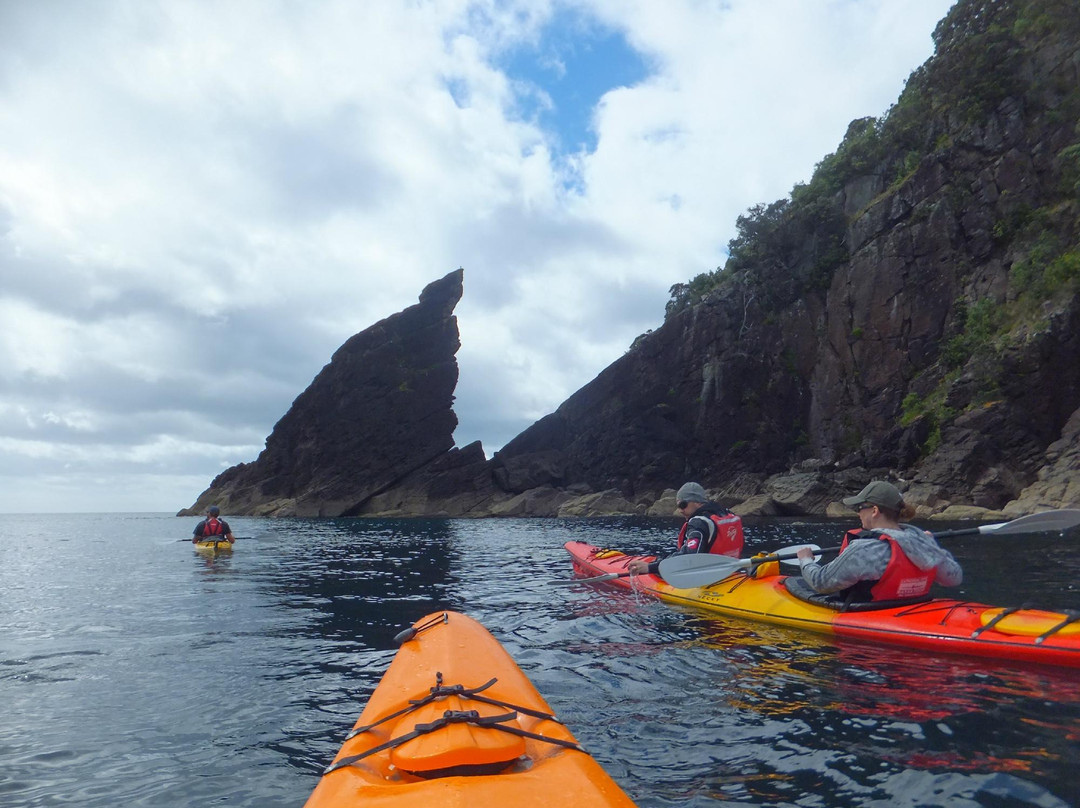 Cathedral Cove Kayak Tours-哈海必去景点