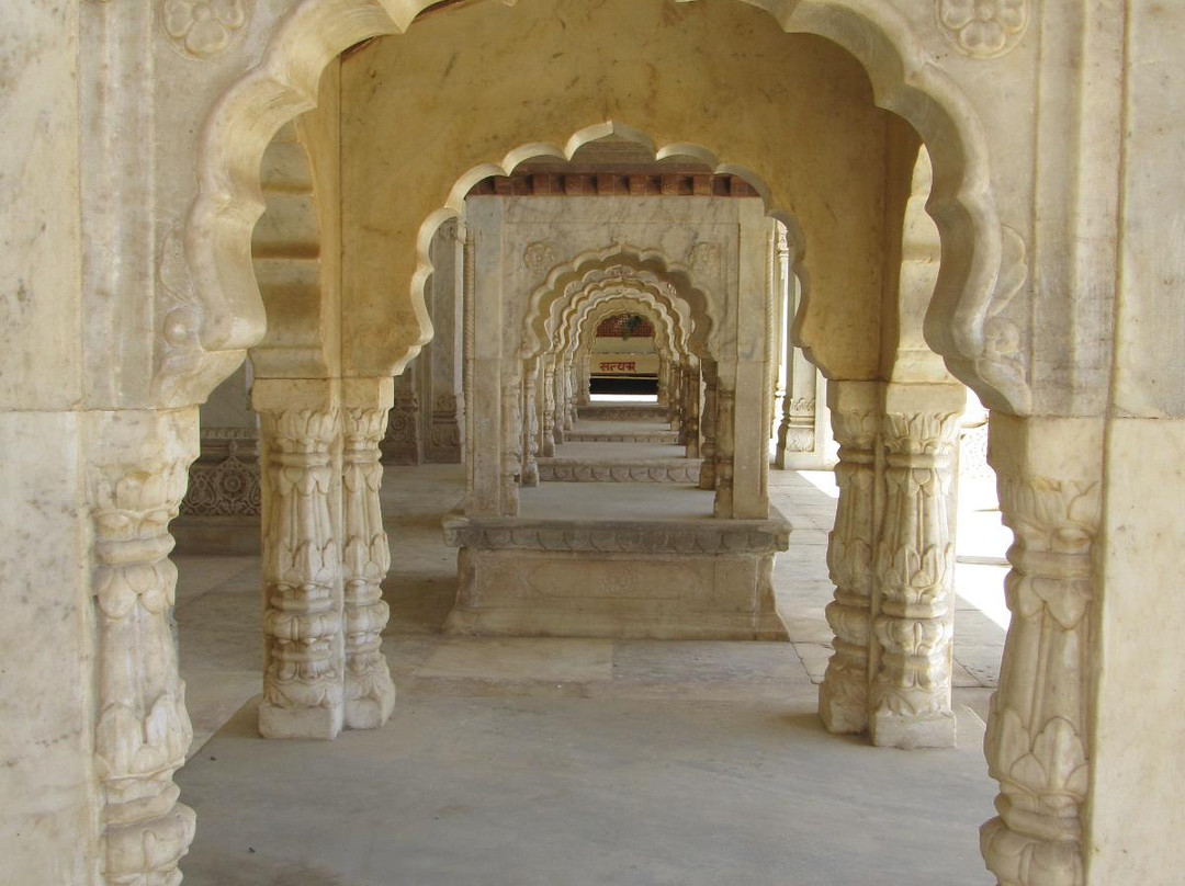 Royal Gaitor Tumbas-斋蒲尔必去景点