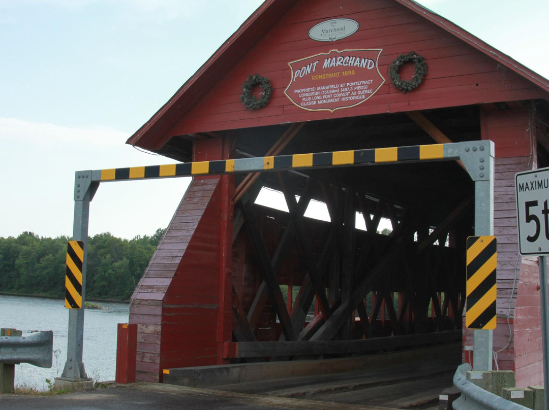 Pont Félix-Gabriel-Marchand-Fort Coulonge必去景点