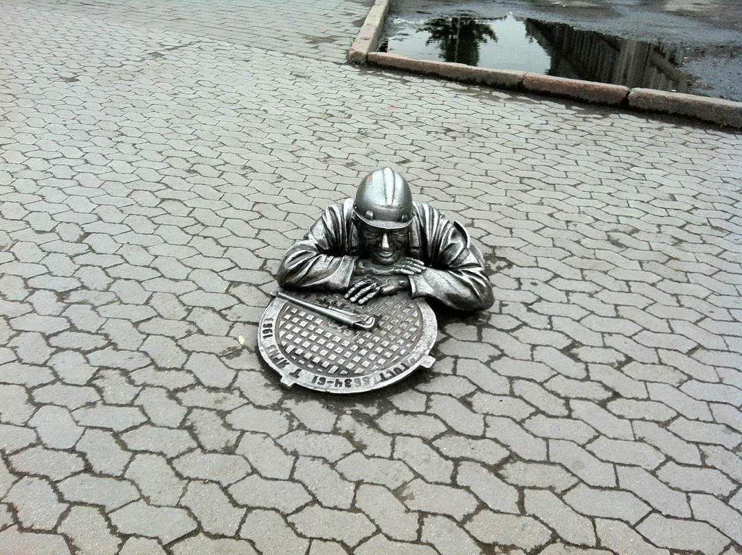 Monument to the Plumber Stepanych-鄂木斯克必去景点