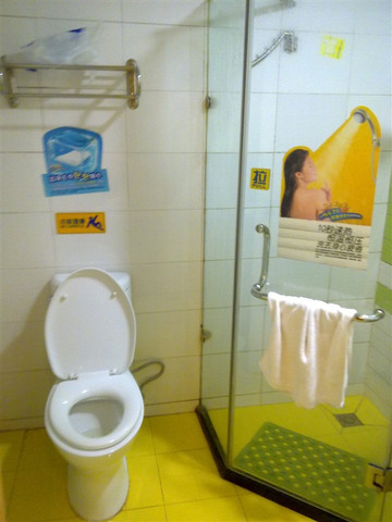 7天酒店(武汉大学广埠屯地铁站店)主图