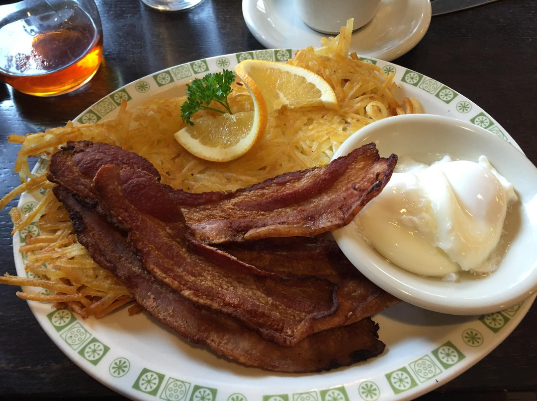 M & M Restaurant & Lounge