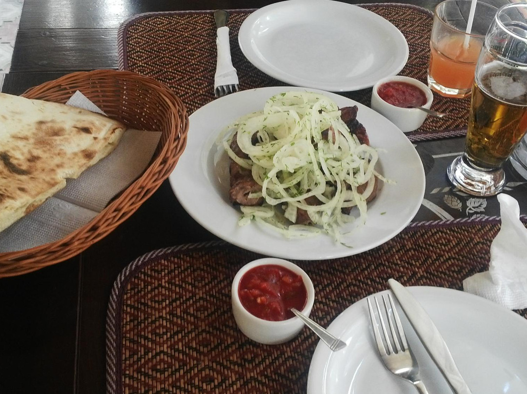 Bilozerka餐馆和美食-Shshlychny Dvorik