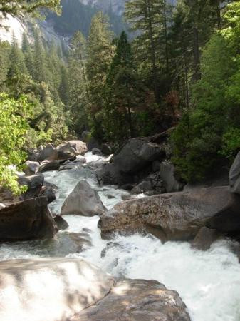 Mist Trail-优胜美地国家公园必去景点