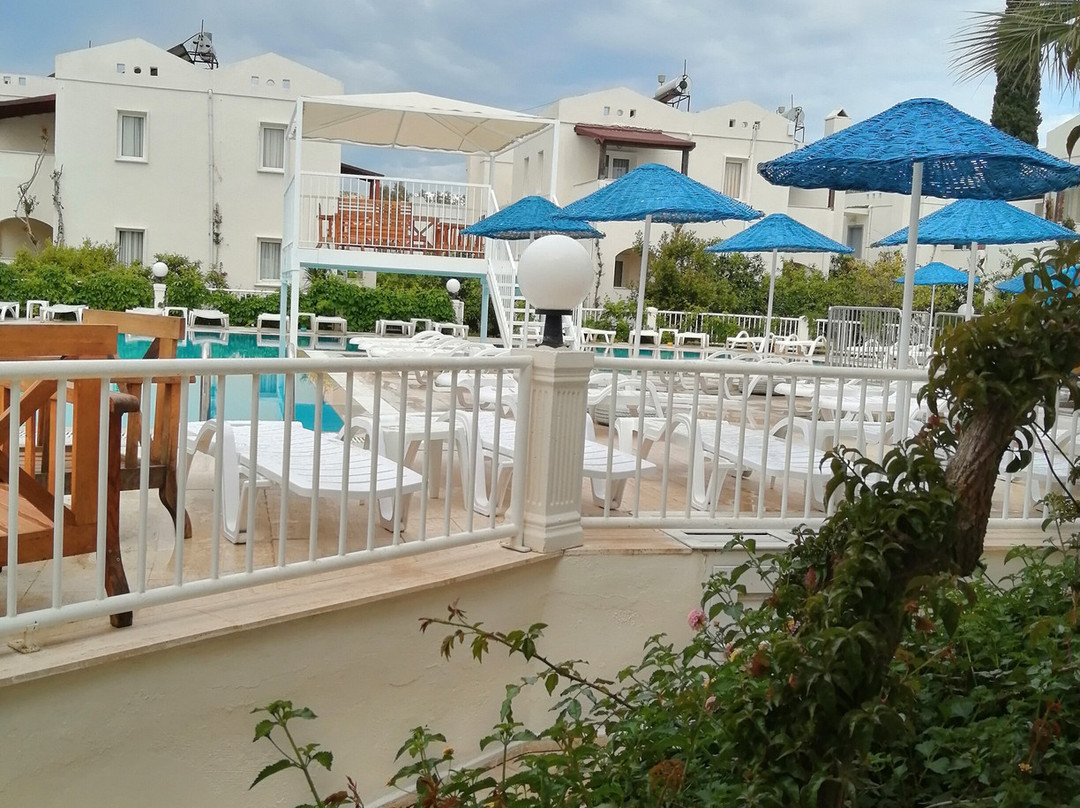 Summer Garden Suites & Beach Hotel主图