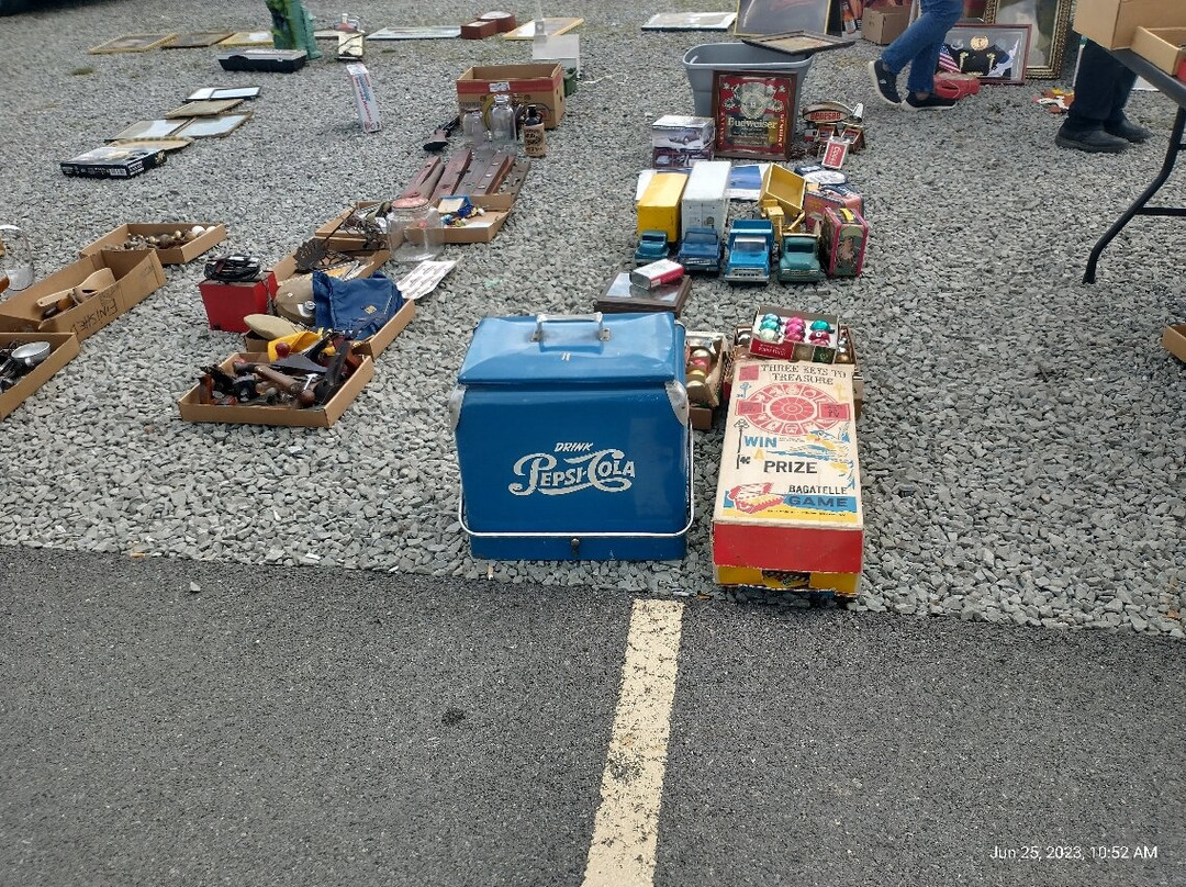 Trader Jack's Flea Market景点图片