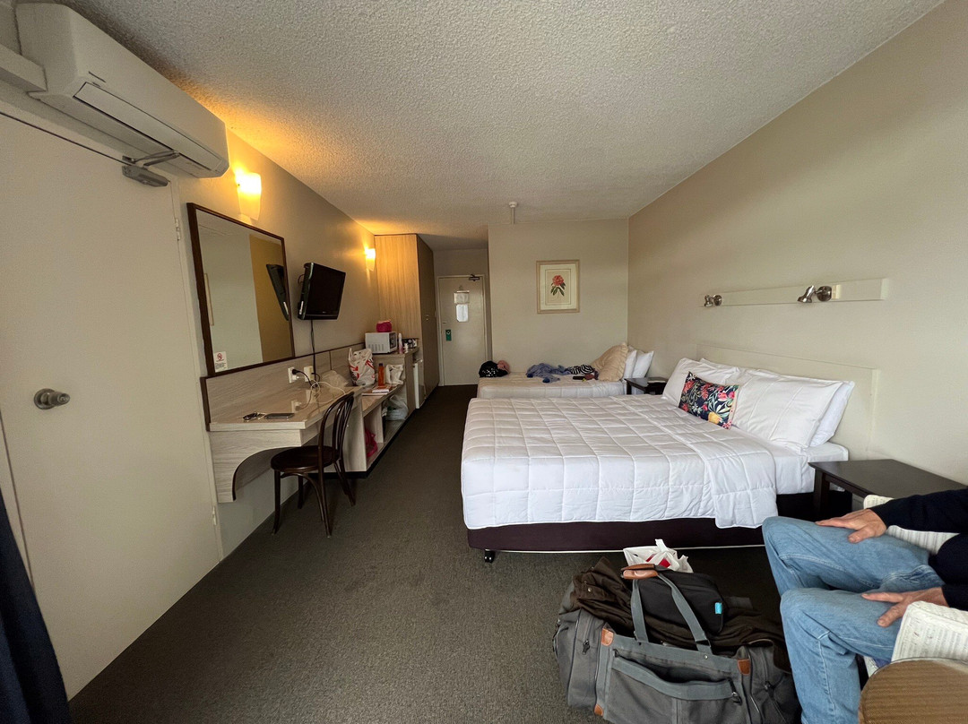 东港汽车酒店主图