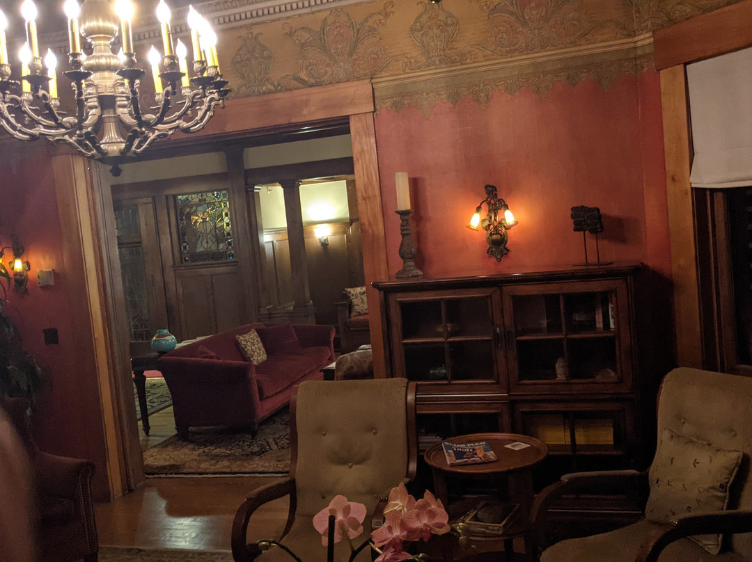 Inn On The Hill主图