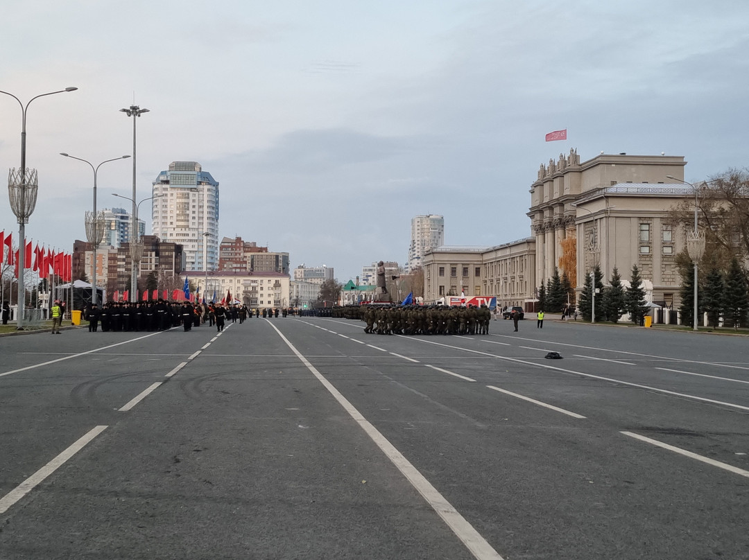 Kubychev Square-萨马拉必去景点