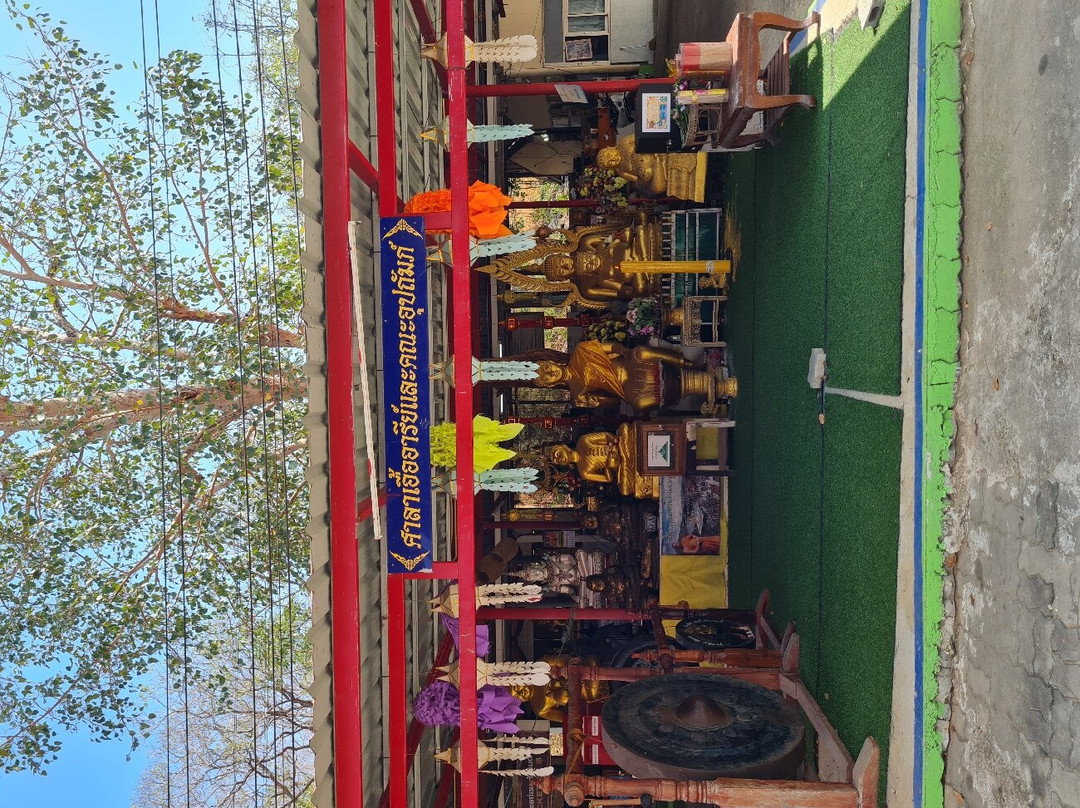 Wat Tham Khao Pun景点图片