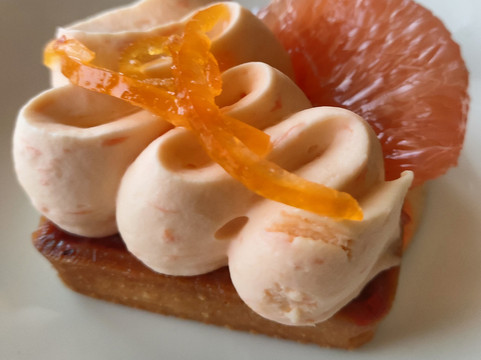 Miss Pirozhenka主图