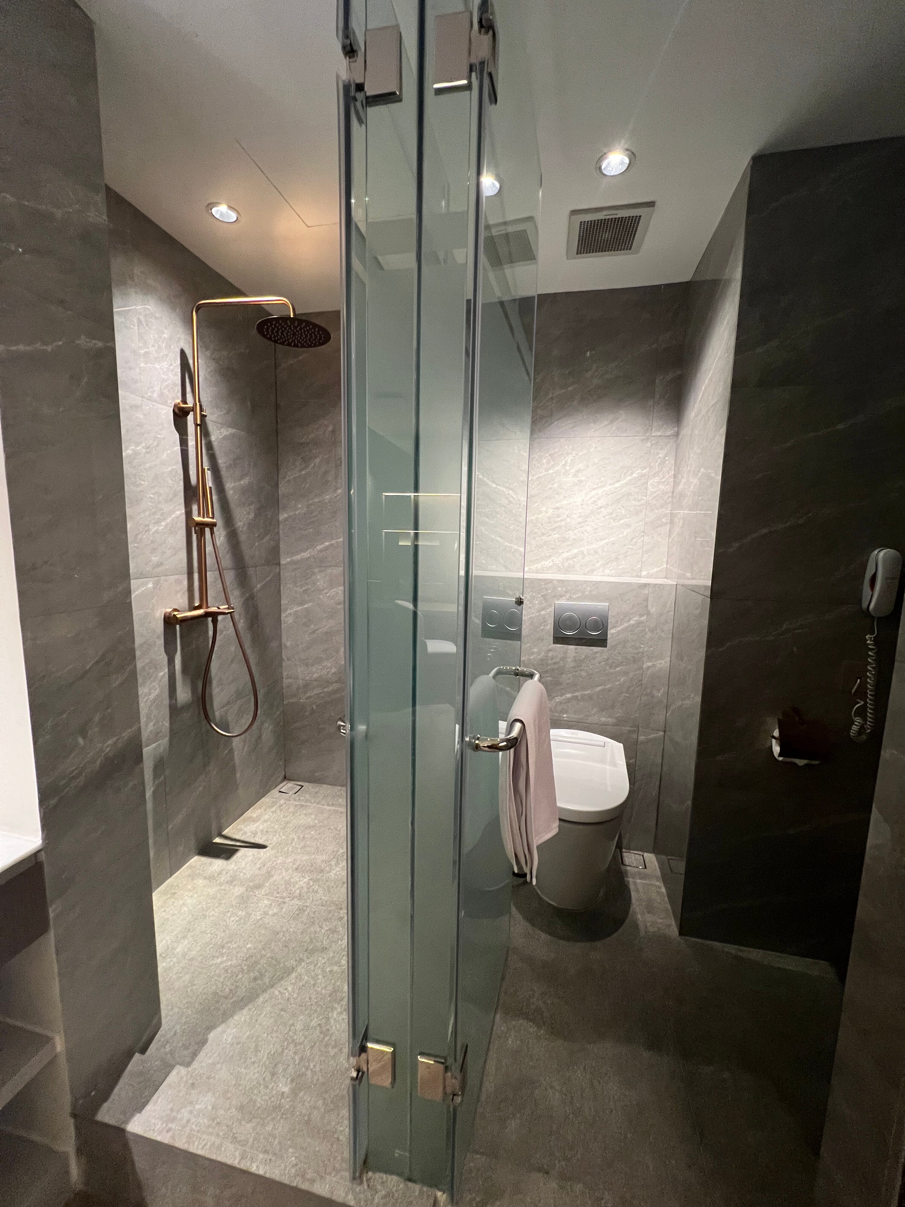 Harris Hotel & Conventions Gubeng Surabaya-浴室