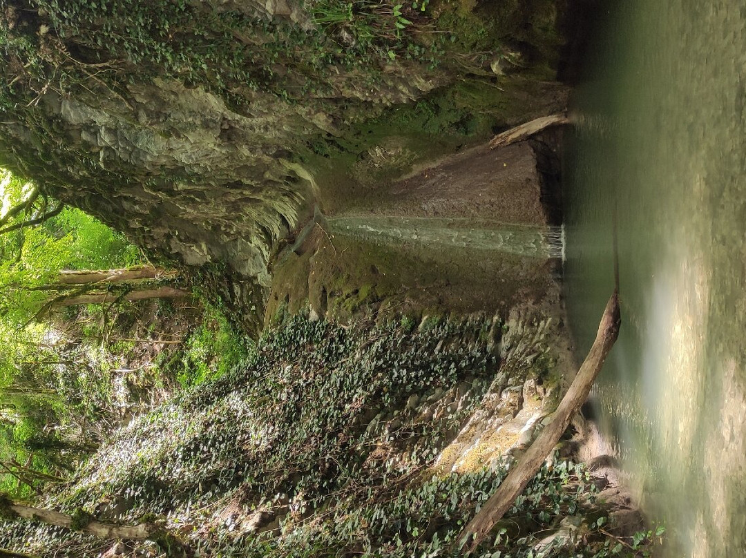 Chudo Krasotka Waterfall-Volkonka必去景点