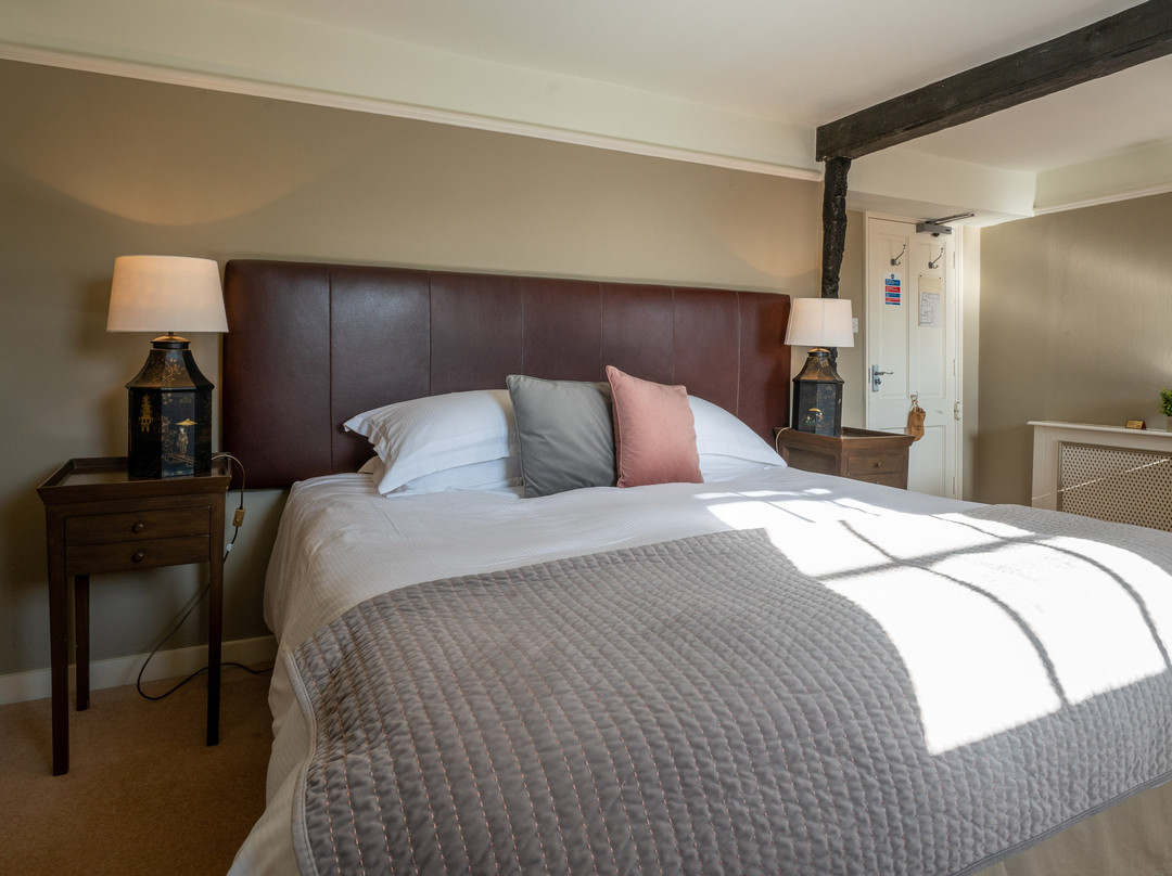 The Royal Oak Inn主图