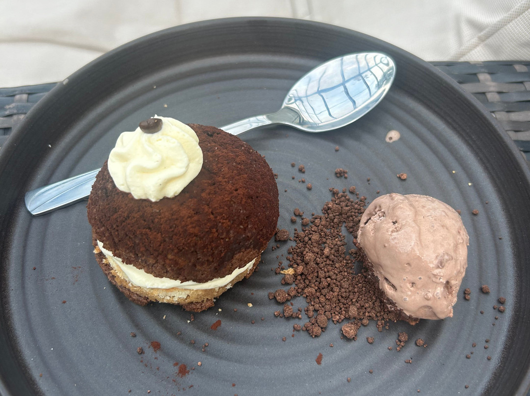 狐狸与猎犬酒店主图