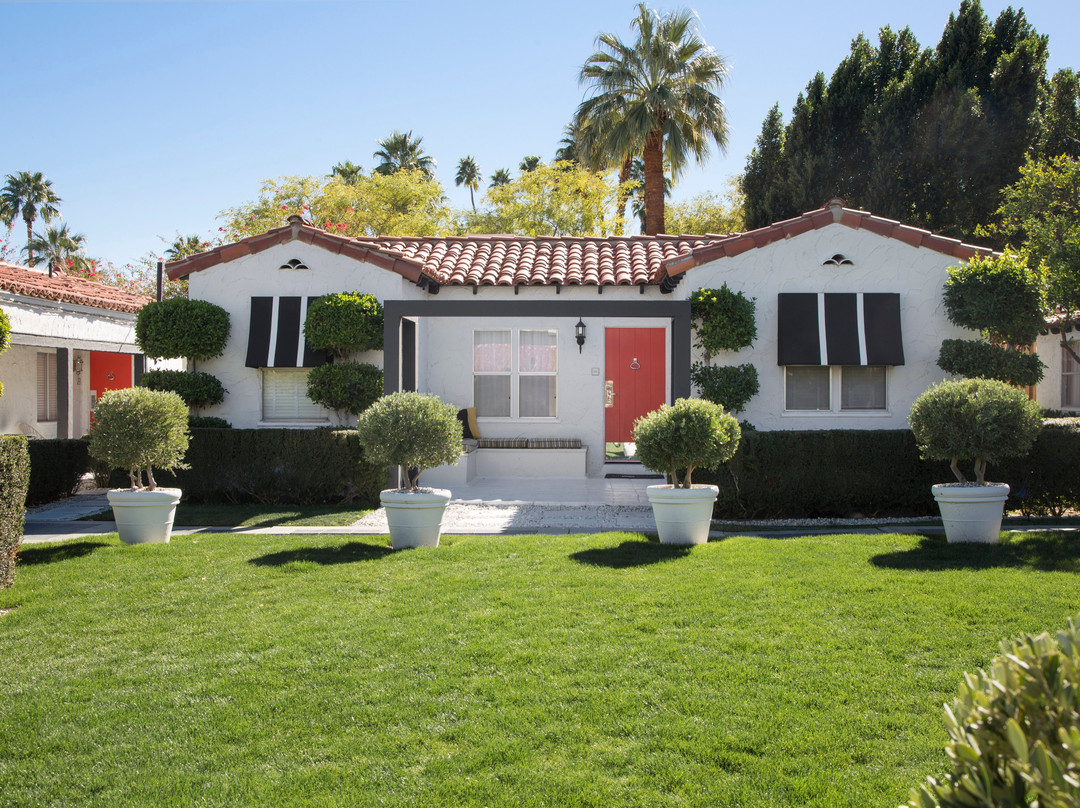 阿瓦隆酒店及棕榈泉简易别墅