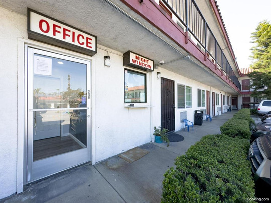 Courtesy Inn & Suites