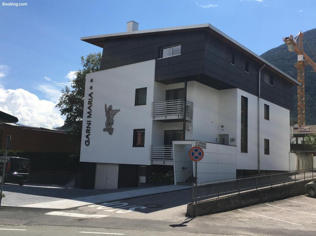 Garni Maria主图