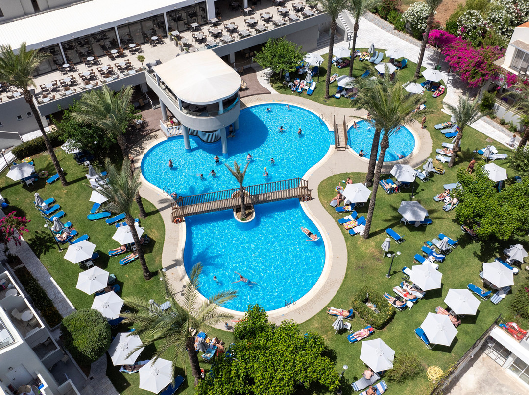 Selini Suites & Waterpark主图