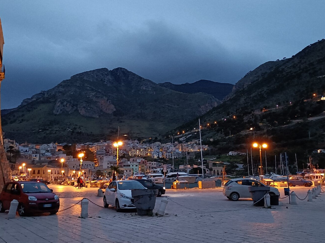 Porto di Castellammare del Golfo-戈尔福海堡必去景点