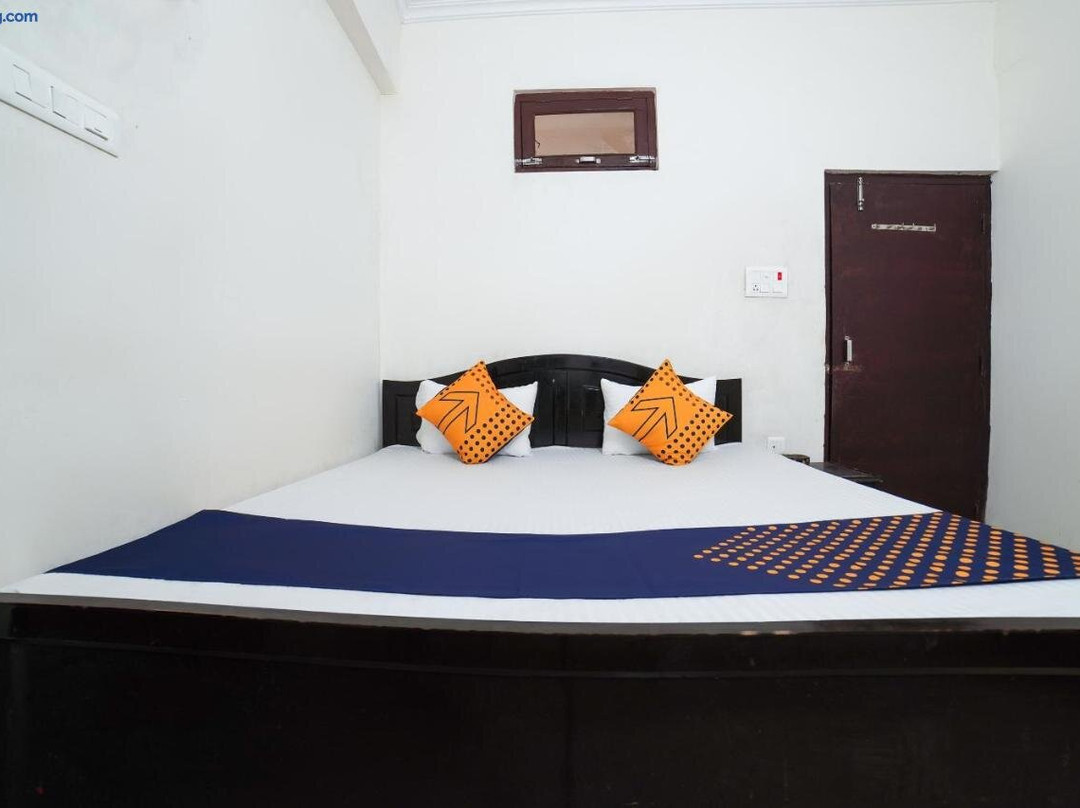 SPOT ON 64263 Hotel Rj