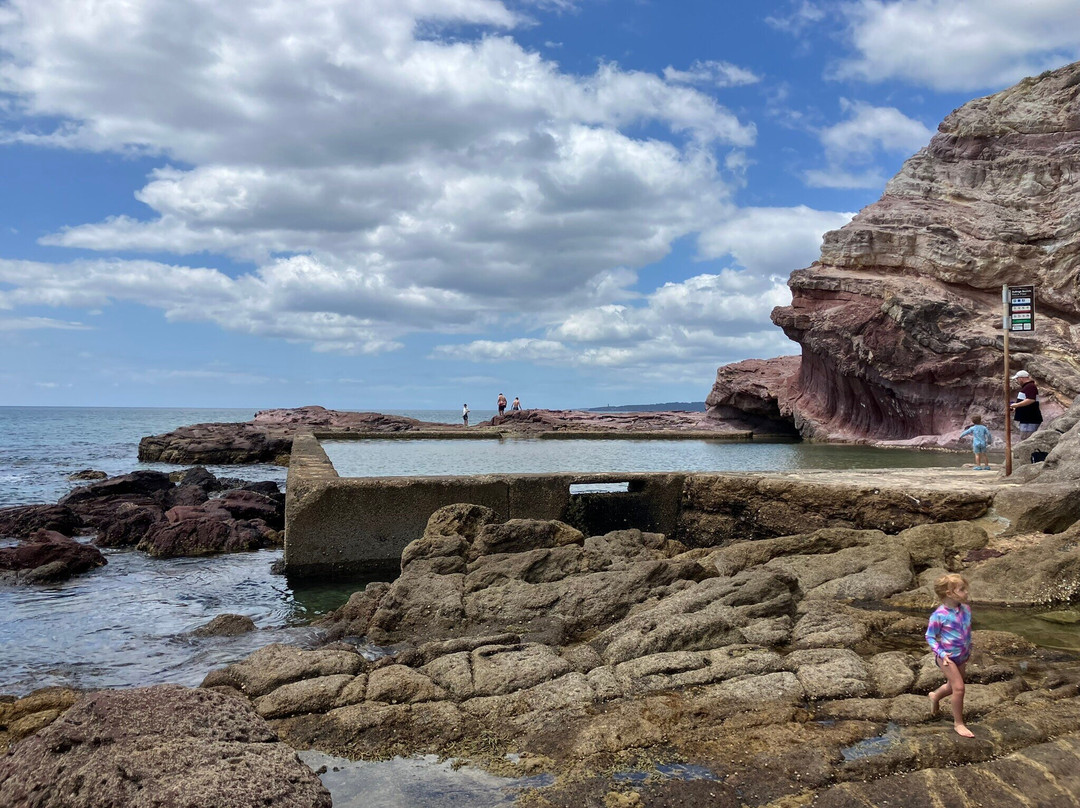 Aslings Beach Rock Pool-伊登港必去景点