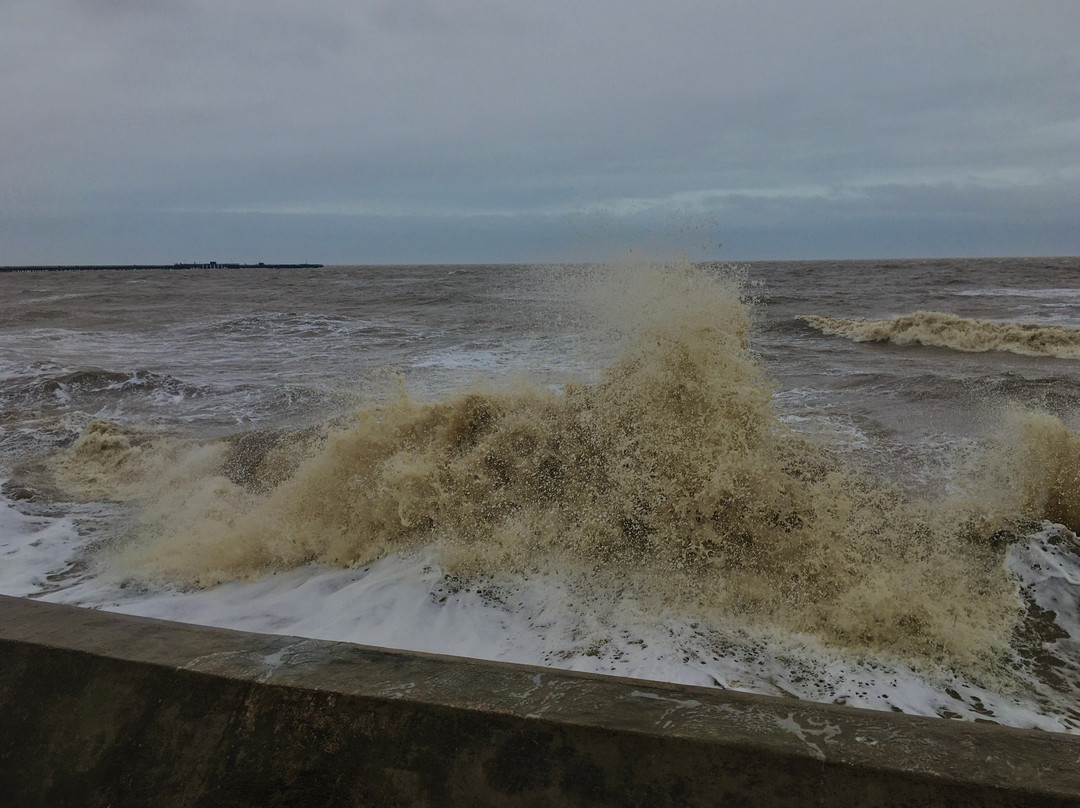 Walton On The Naze beach景点图片