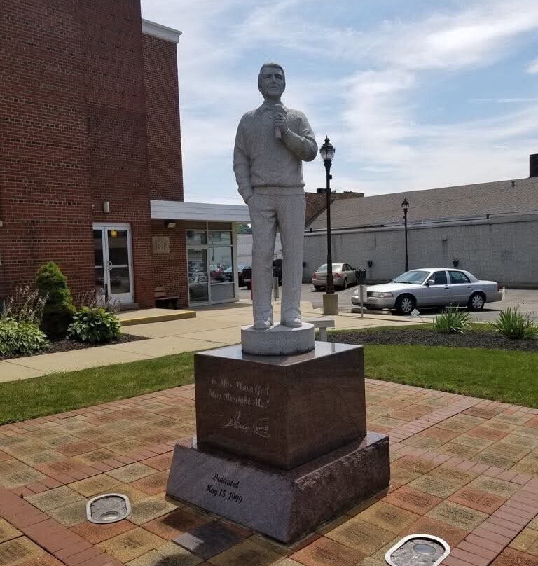 Perry Como Statue-Canonsburg必去景点