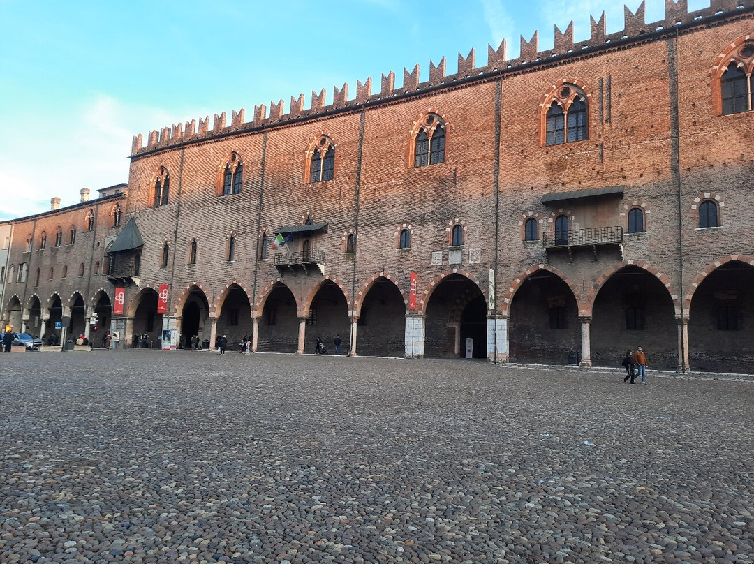 Piazza Sordello-曼托瓦必去景点