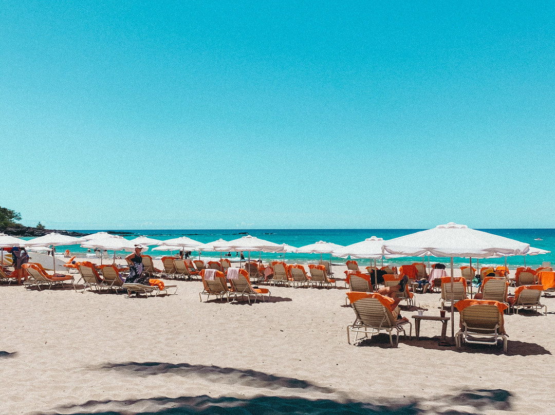 莫纳克亚海滩酒店主图