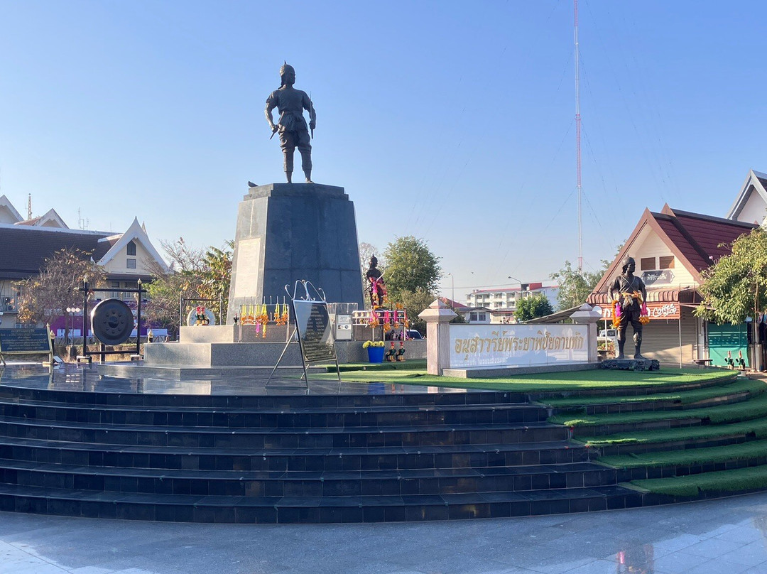Praya Phichai Dap Hak Memorial-程逸必去景点