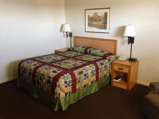 Travelers Budget Inn主图