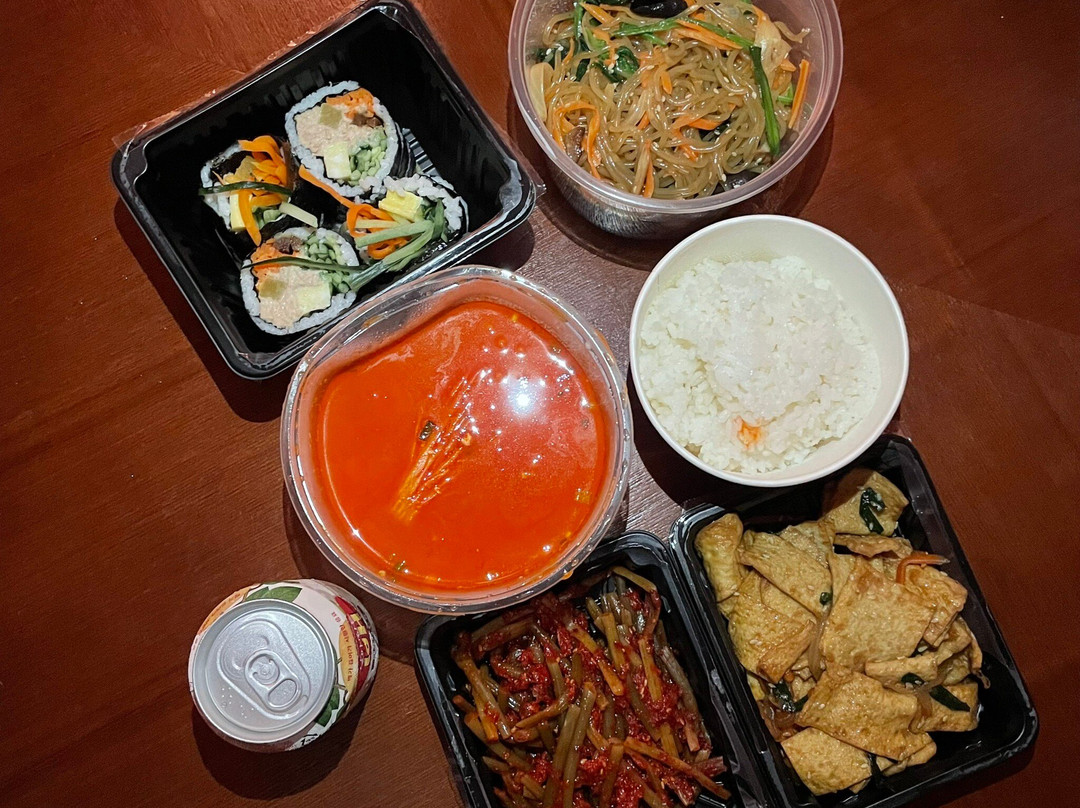 Raw Mart (Wing Tak Building)