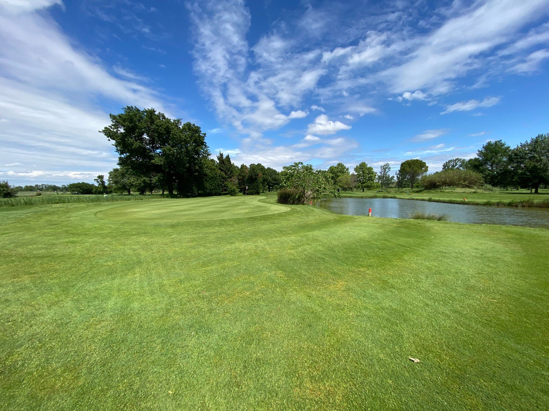 UGolf Avignon Chateaublanc-Morieres-les-Avignon必去景点
