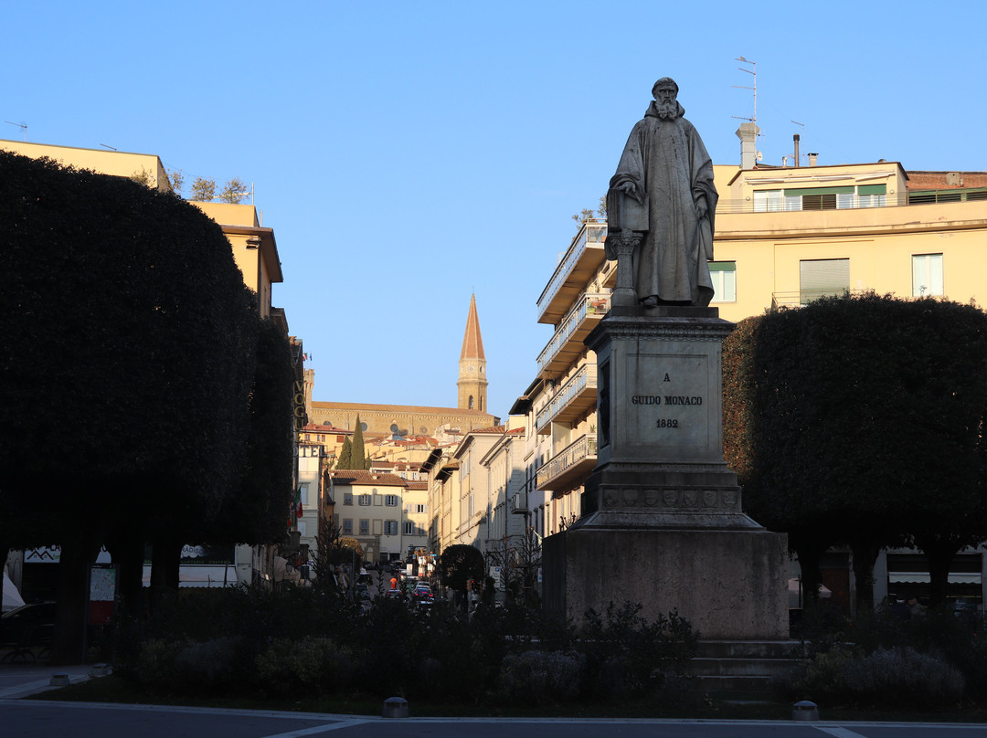 Monumento a Guido Monaco-阿雷佐必去景点