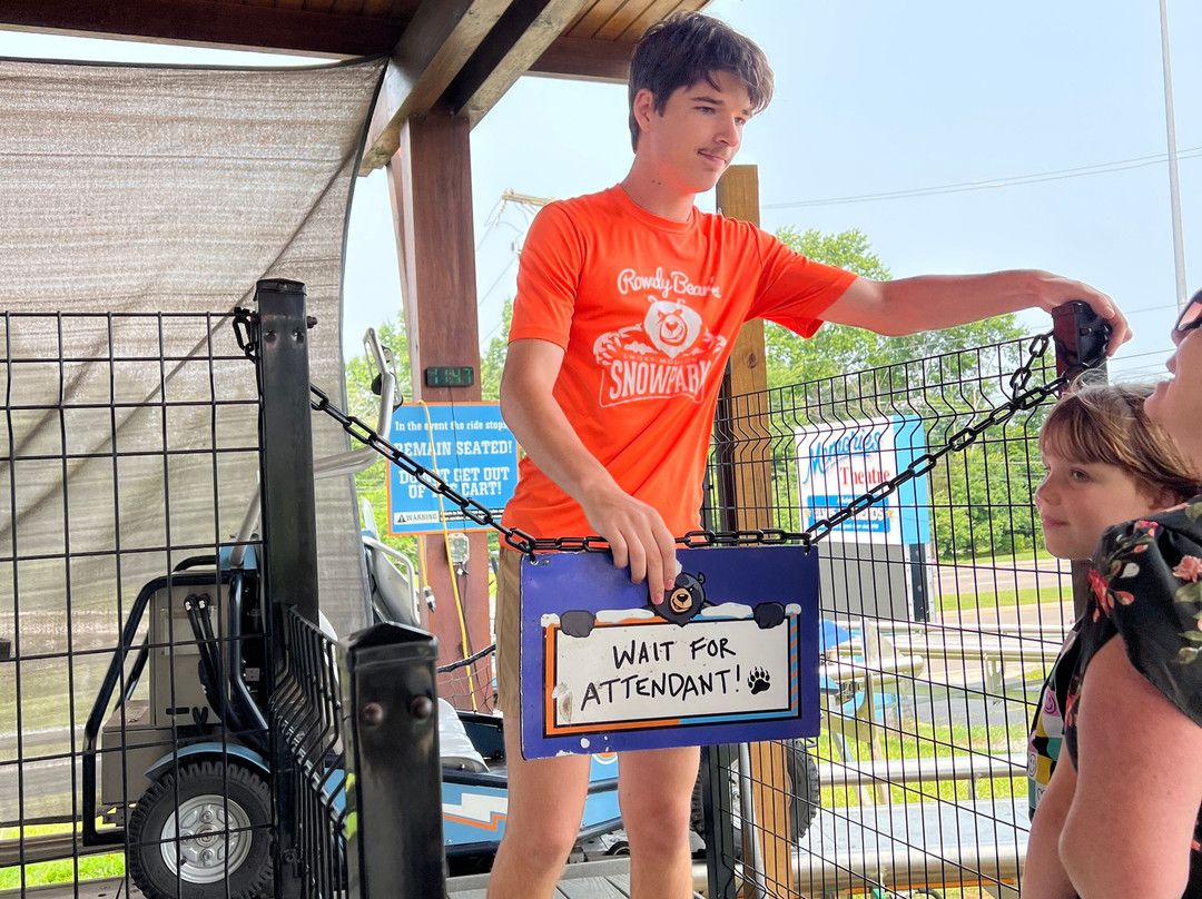 Rowdy Bear's Smoky Mountain Snowpark-皮金福奇必去景点