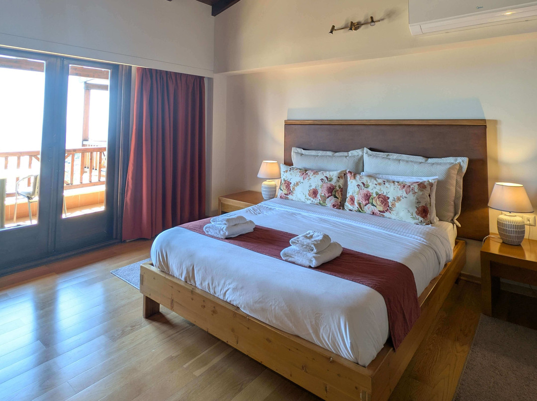 Althea Apartments主图