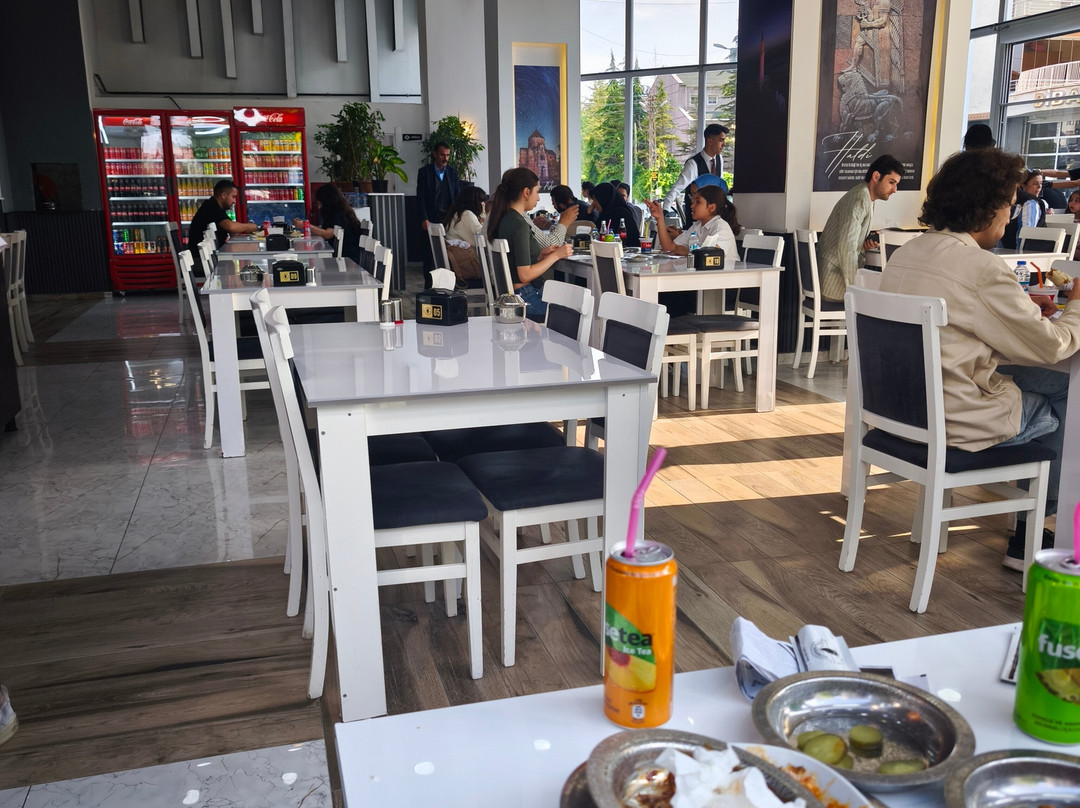 2 Ni̇san Gece Dönerci̇si̇