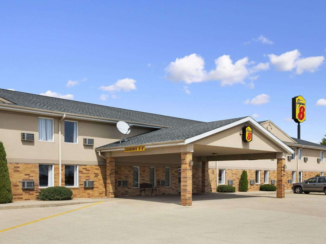 Arcola酒店住宿-Super 8 by Wyndham Mattoon