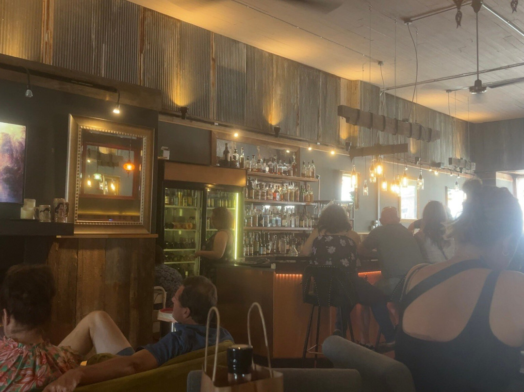 Bar Vin Wine & Spirits