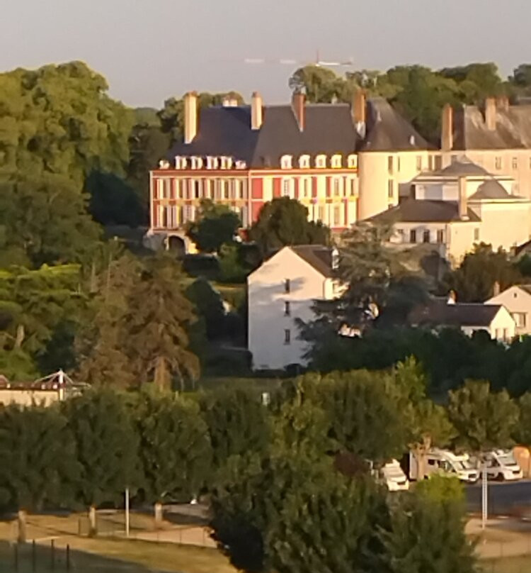 Les Ballons de Loire-Jouy-le-Potier必去景点