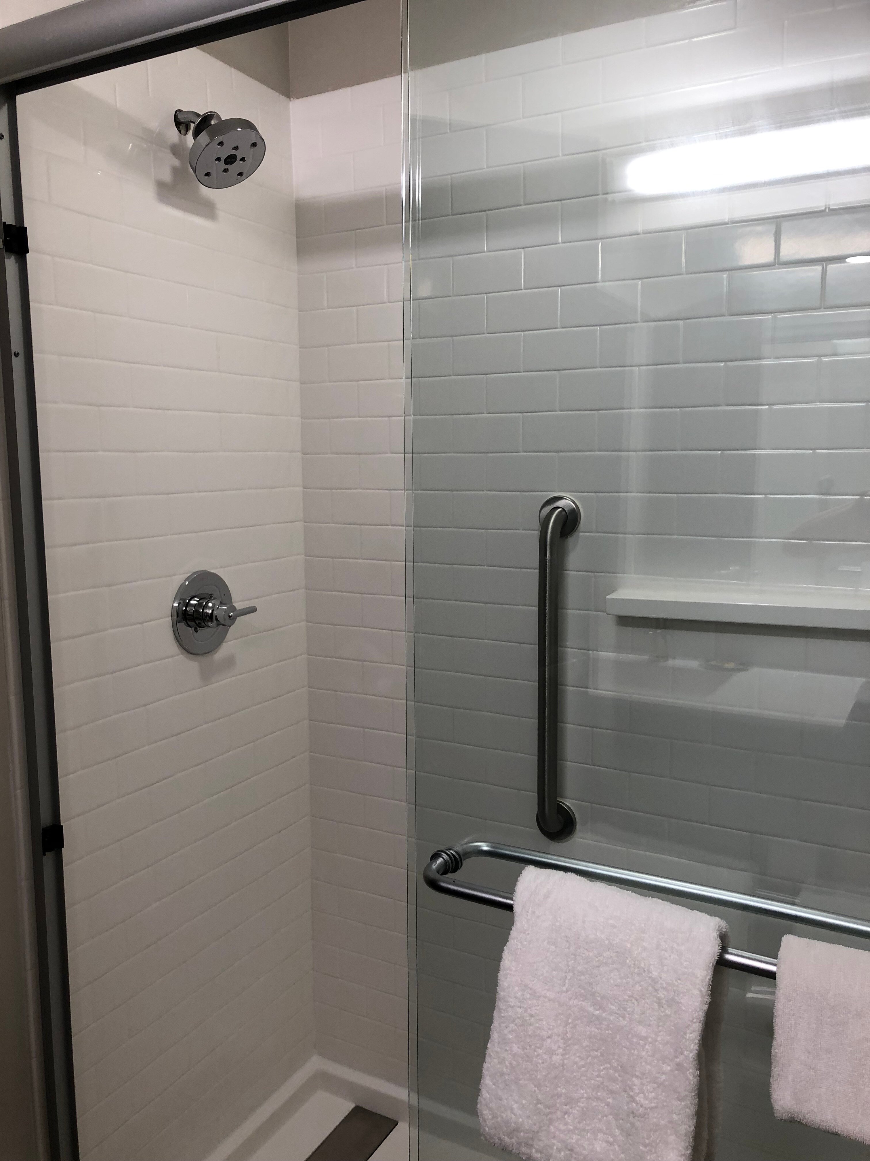 Best Western Plus Bolivar Hotel & Suites-浴室