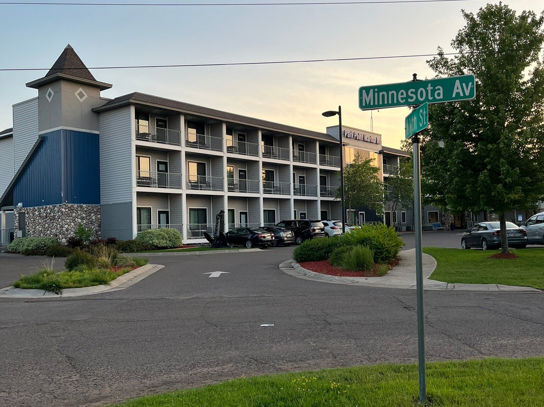 Park Point Marina Inn主图