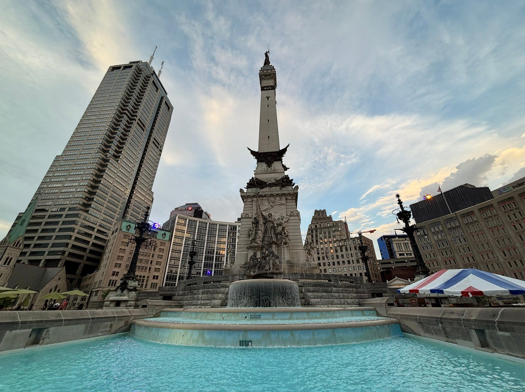 Monument Circle-印第安纳波利斯必去景点