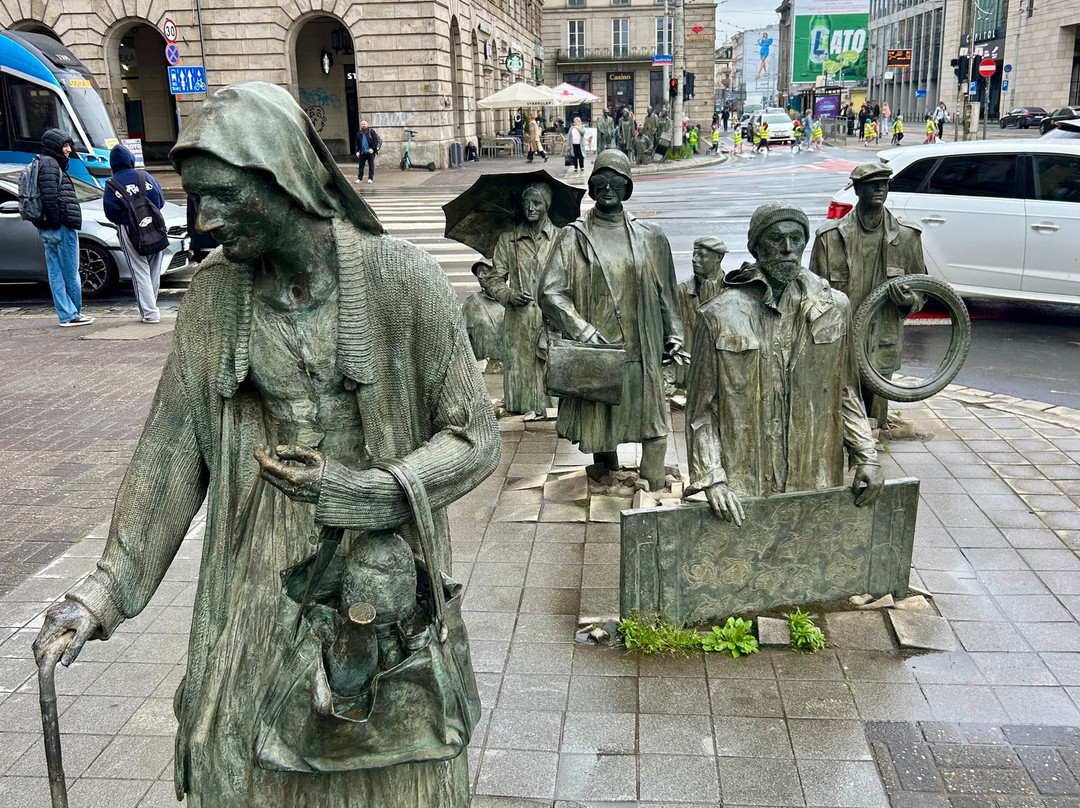 Monument to the Anonymous Passerby-弗罗茨瓦夫必去景点