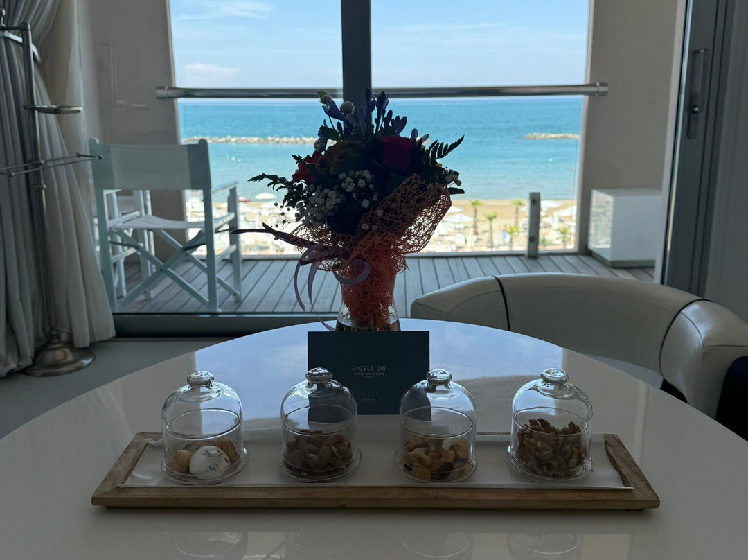 丽都怡东水疗酒店主图