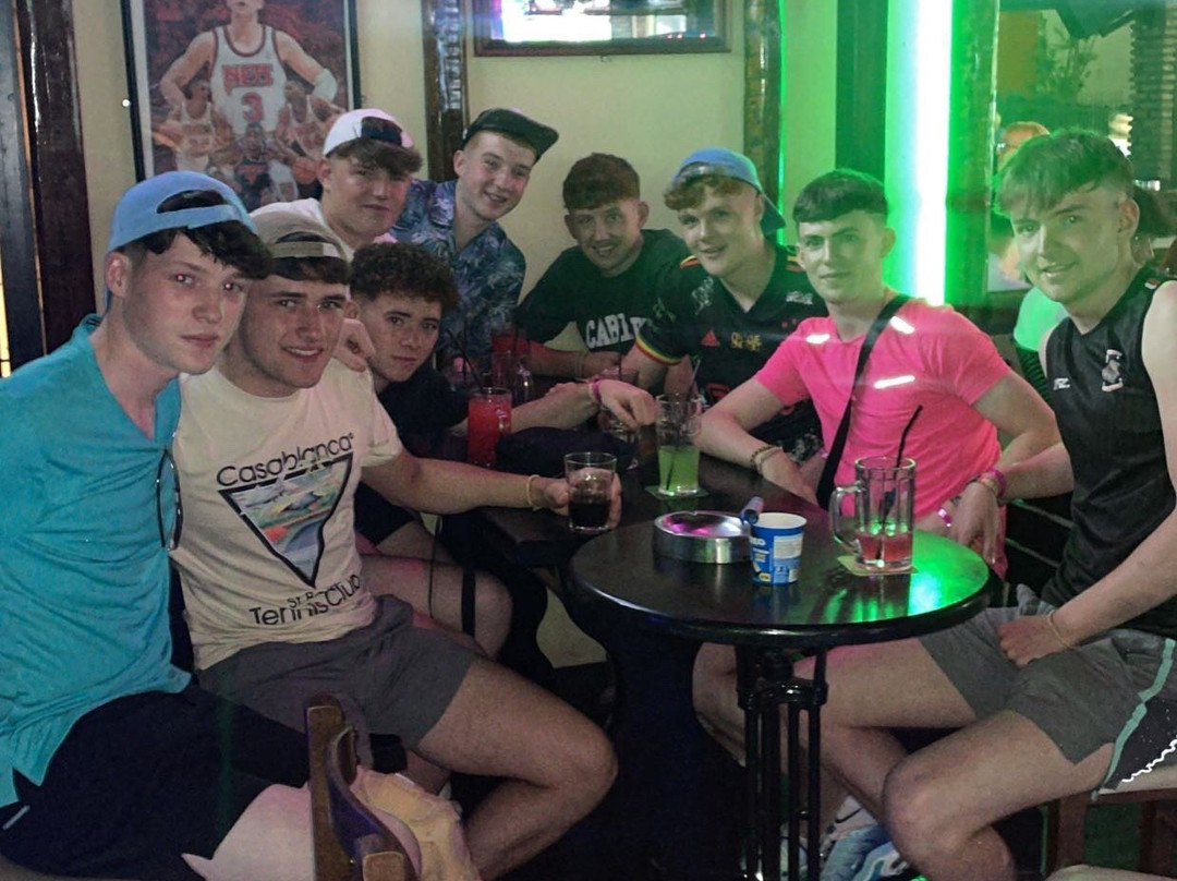 Scorers Irish & Sports Bar-Kavos必去景点