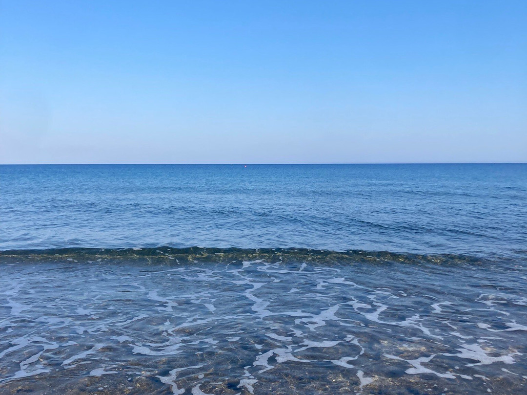 白色卡提吉斯海涛酒店主图